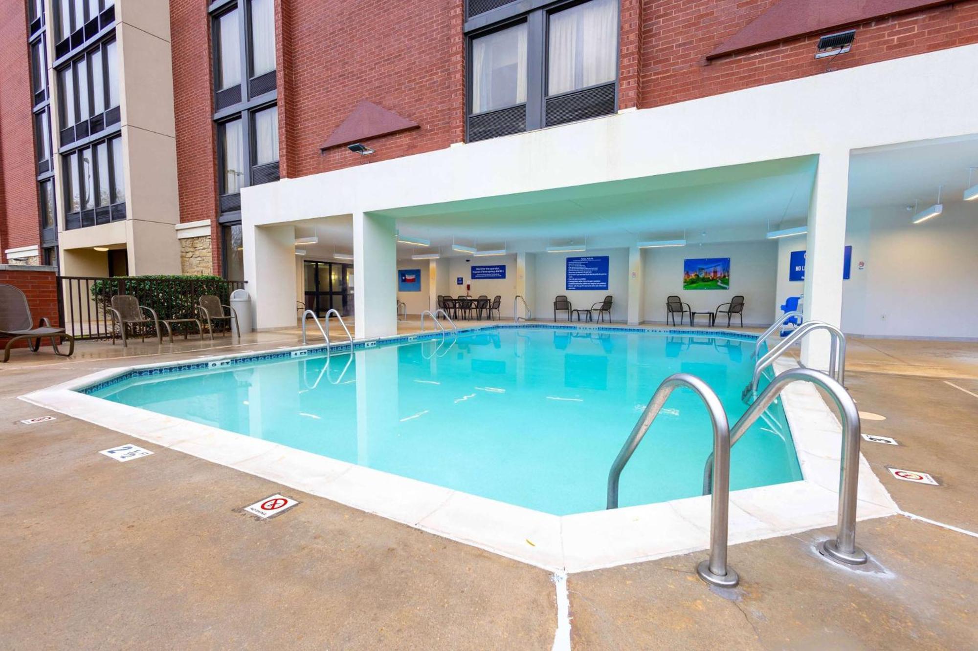 Heritage Inn & Suites The Woodlands, Trademark By Wyndham Exterior photo