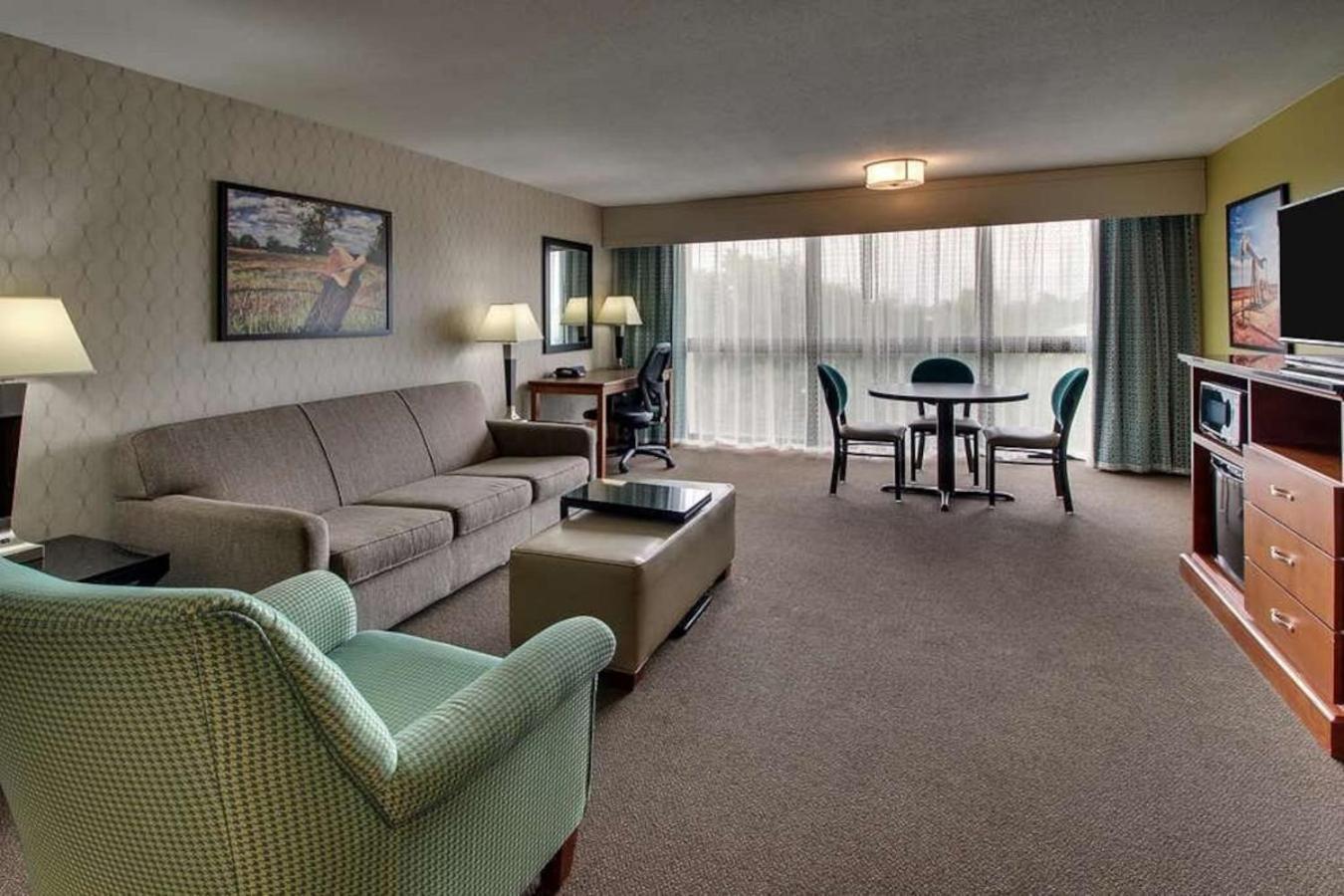 Heritage Inn & Suites The Woodlands, Trademark By Wyndham Exterior photo