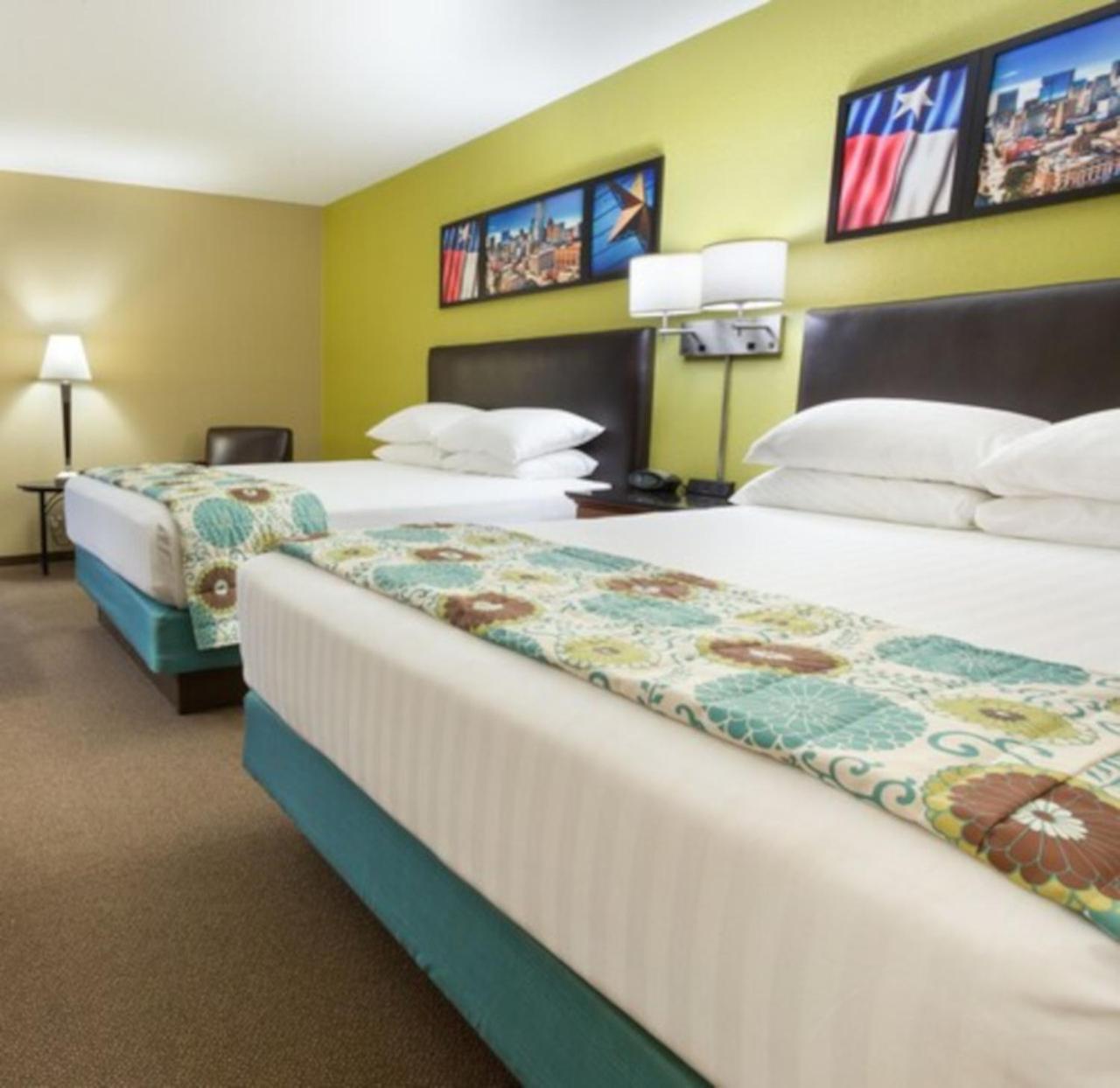 Heritage Inn & Suites The Woodlands, Trademark By Wyndham Exterior photo