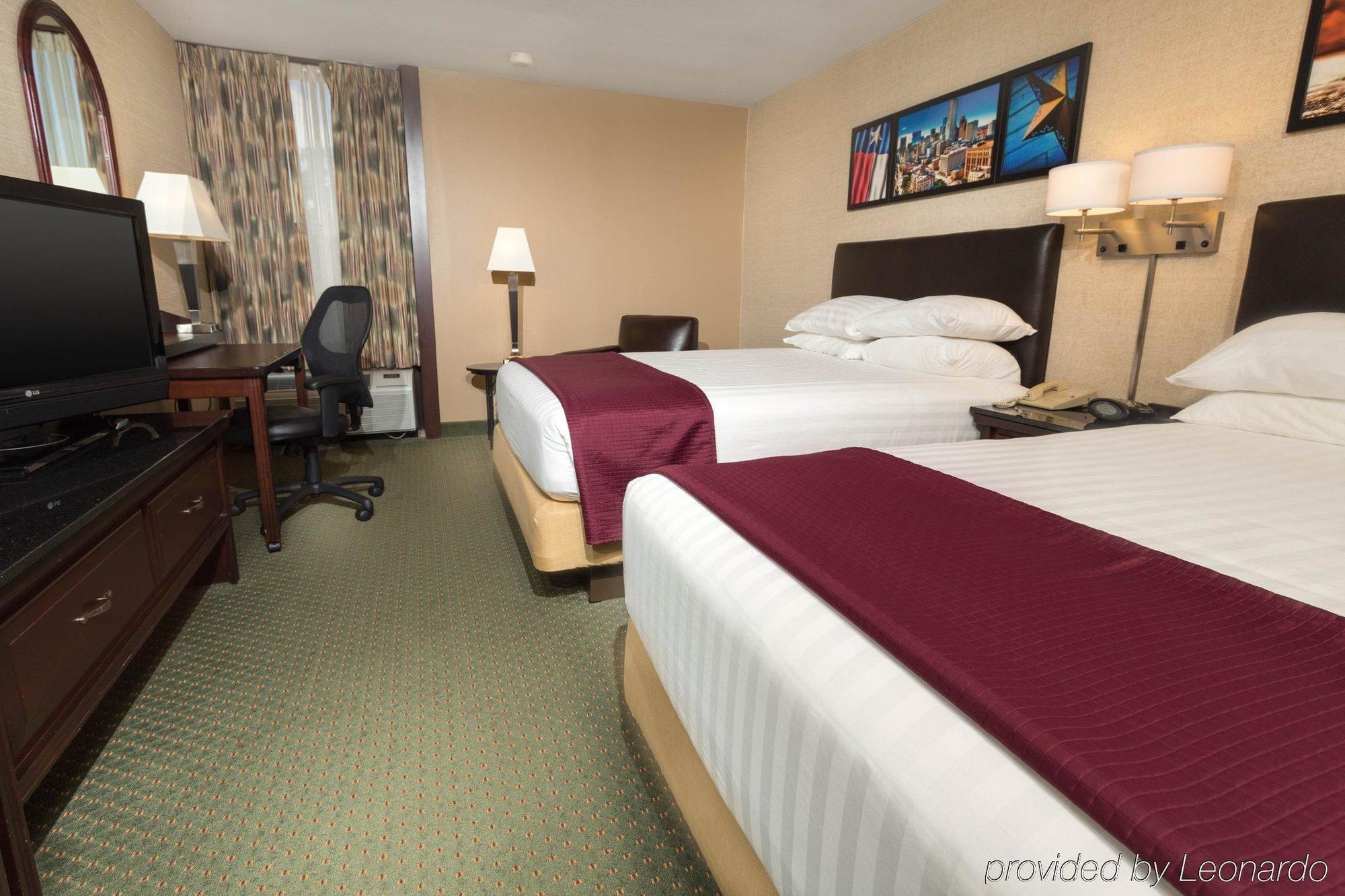 Heritage Inn & Suites The Woodlands, Trademark By Wyndham Exterior photo